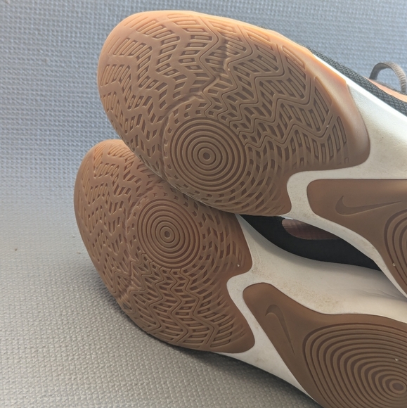 #32 - NIKE Precision III Black Metallic Copper Basketball Shoe - Picture 10 of 12